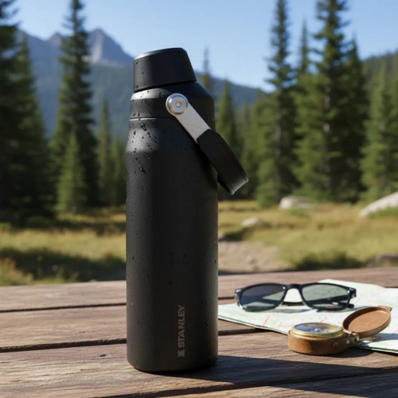 Botella Stanley Iceflow Bottle 0.71l -24oz- Negra 2.0