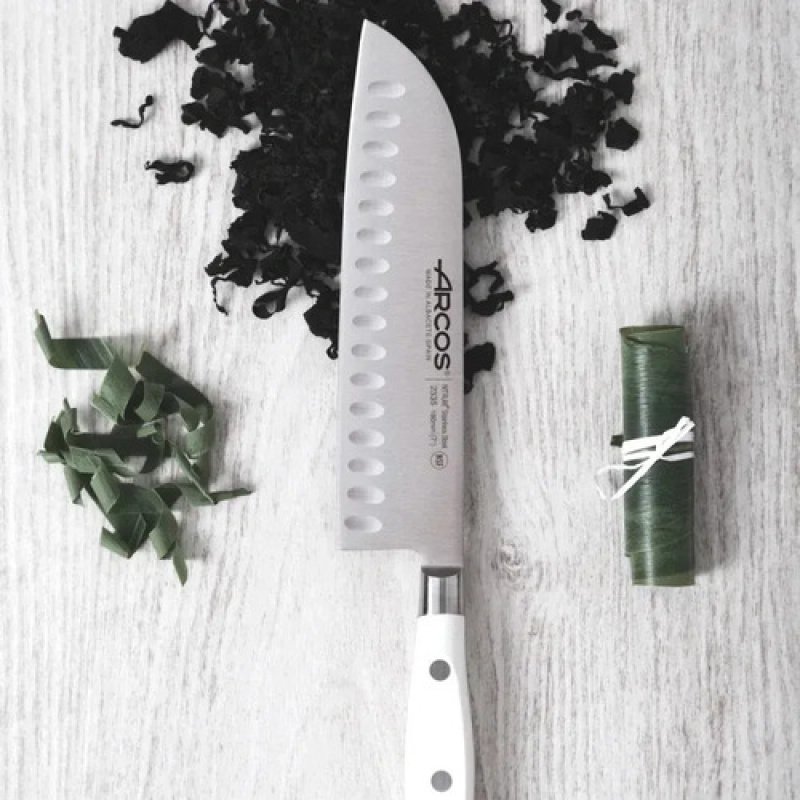 Cuchillo Santoku Arcos De La Serie Riviera Blanc De 18 Cm